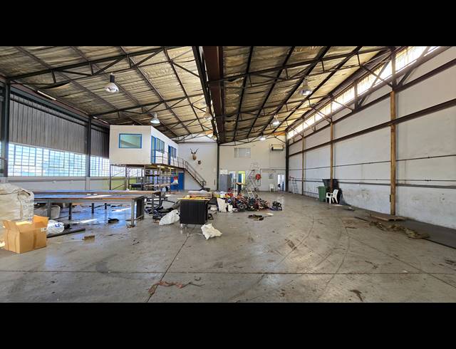 1,772M² WAREHOUSE FOR SALE IN SEBENZA